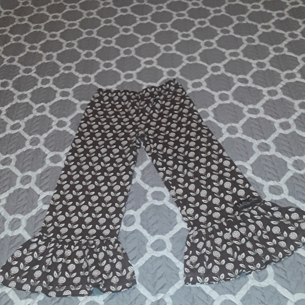 Flared Capris